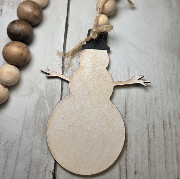 Hand Painted Wooden Bead Garland with Snowman Pendant - Picture 2 of 4